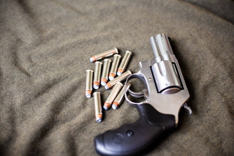 357-magnum-conceal-revolver-gun-bullet| revolver gun
